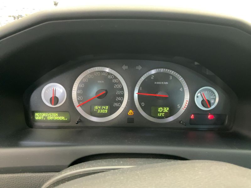 Volvo XC70 2.4 D5 Edition AWD — zdjęcie 13
