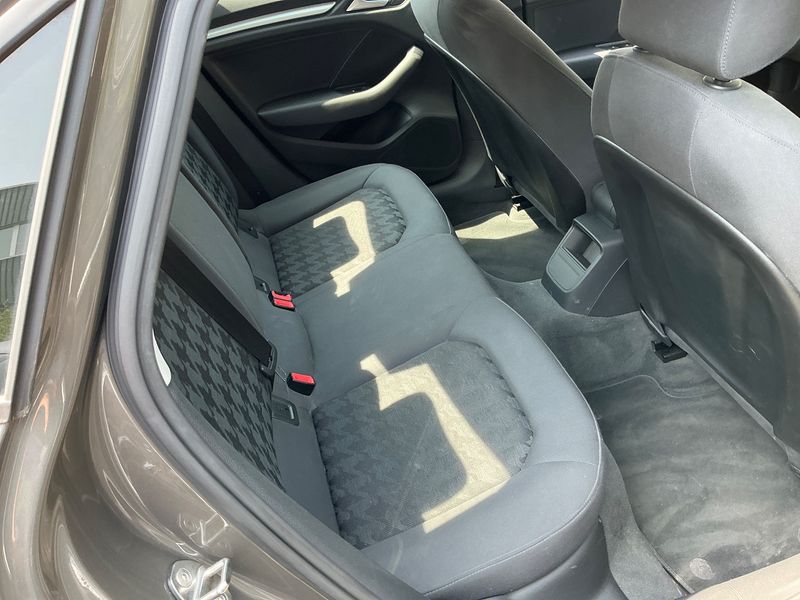 Audi A3 Limousine 1.4 TFSI ACT ultra Attraction — zdjęcie 14