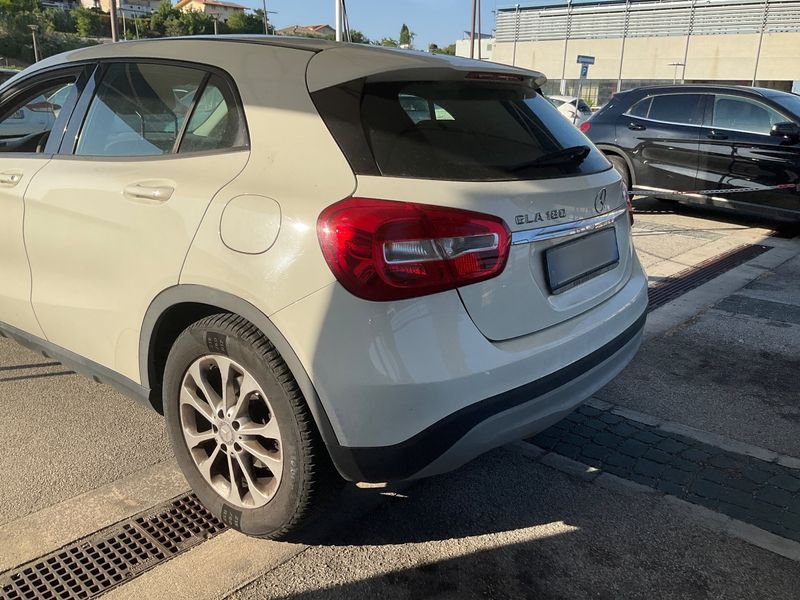 Mercedes-Benz GLA-Klasse GLA 180 d Executive 2015 – снимка 6