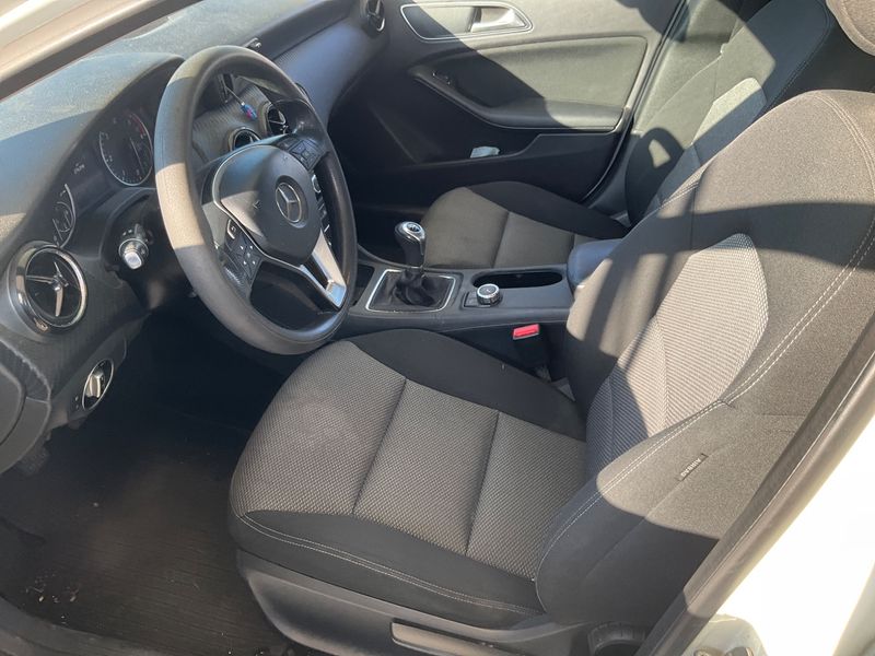 Mercedes-Benz GLA-Klasse GLA 180 d Executive 2015 – снимка 24