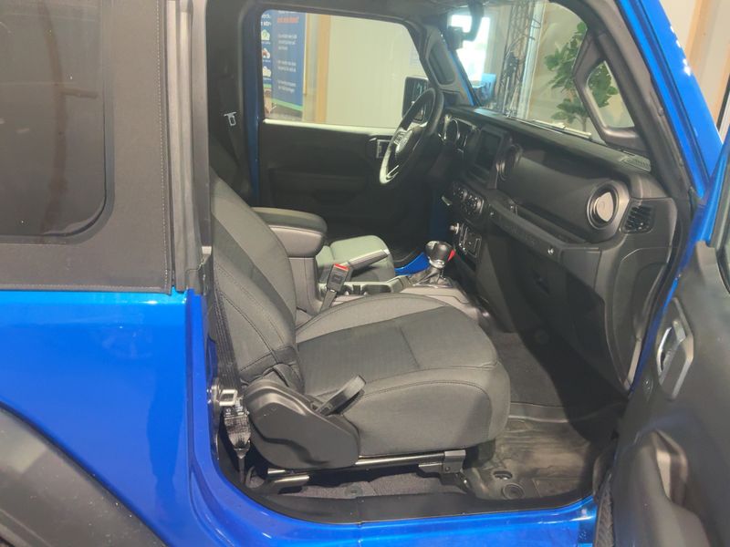 Jeep Wrangler 2.0 TGDi Sport — zdjęcie 11