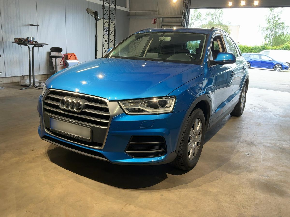 Audi Q3 2015 — photo 1