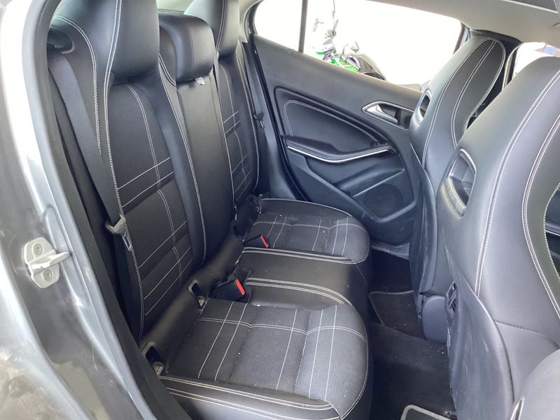 Mercedes-Benz GLA-Klasse GLA 200 d Urban — zdjęcie 14