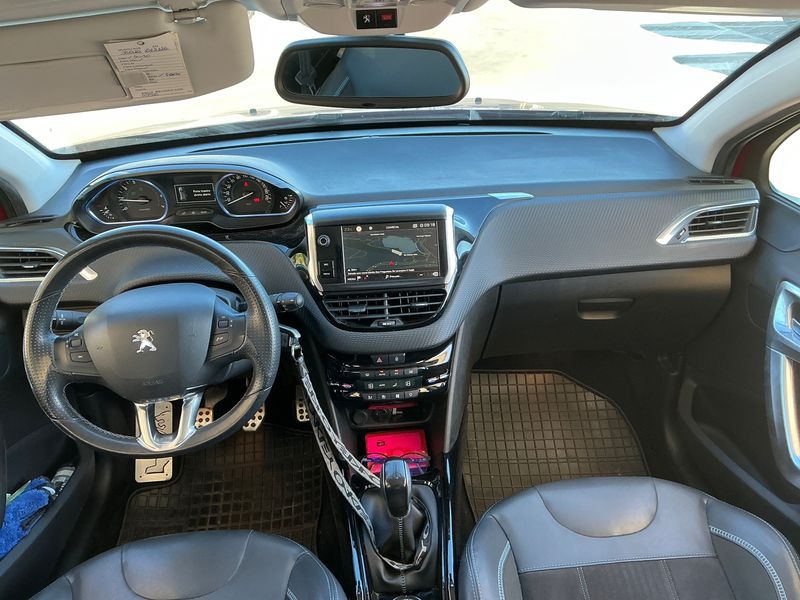 Peugeot 2008 1.2 PureTech Crossway — zdjęcie 12
