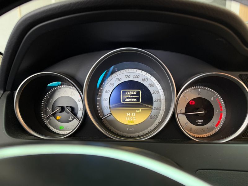 Mercedes-Benz C-Klasse C 220 CDI T BlueEfficiency Avantgarde 2011 – снимка 18