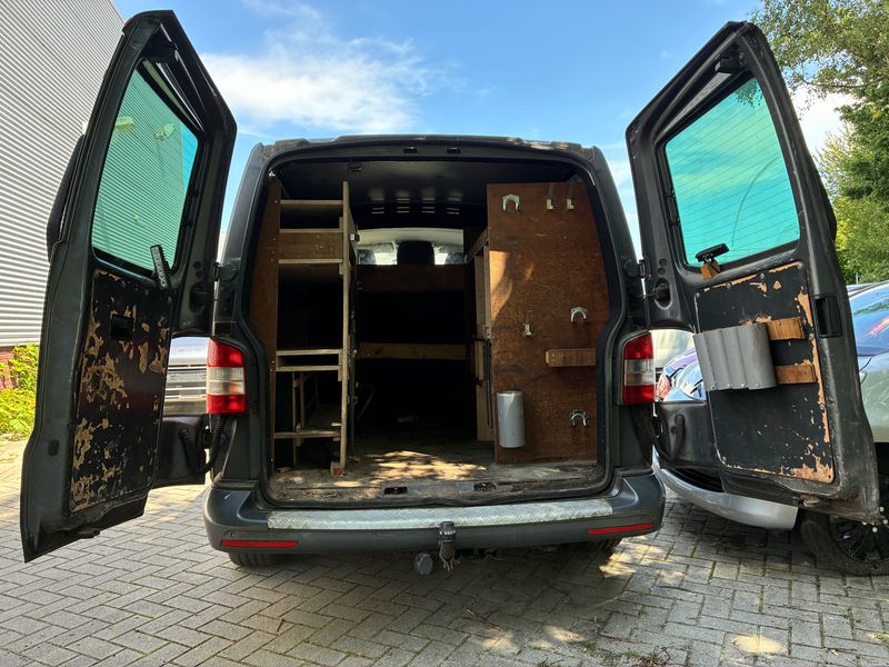 Volkswagen T5 Transporter 2.0 TDI Kasten Edition — zdjęcie 9