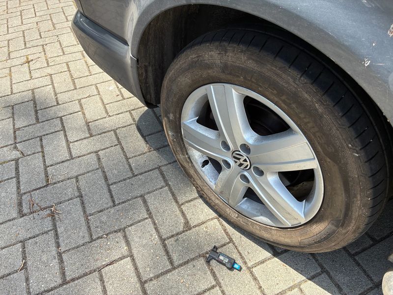 Volkswagen T5 Transporter 2.0 TDI Kasten Edition — zdjęcie 17