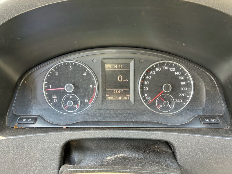 Volkswagen T5 Transporter 2.0 TDI Kasten Edition — zdjęcie 12