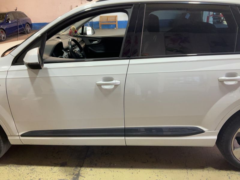 Audi Q7 45 TDI quattro — zdjęcie 4