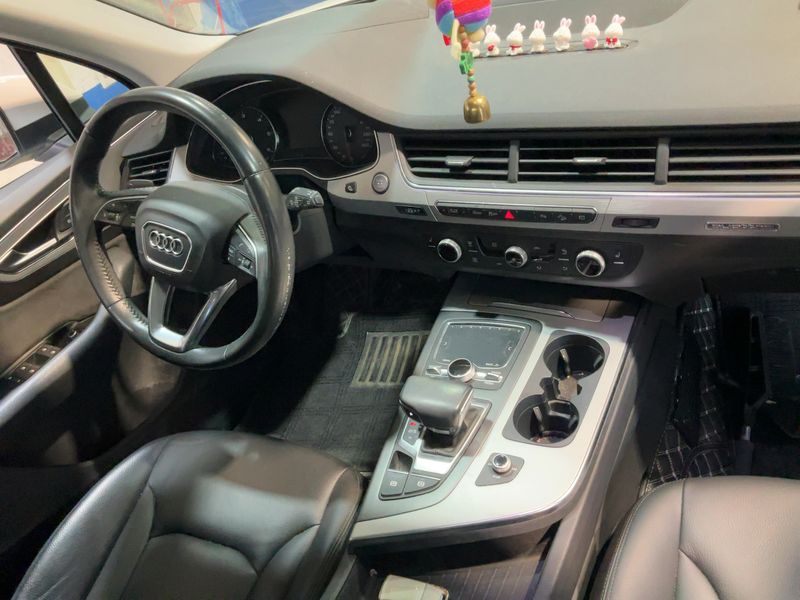 Audi Q7 45 TDI quattro — zdjęcie 12
