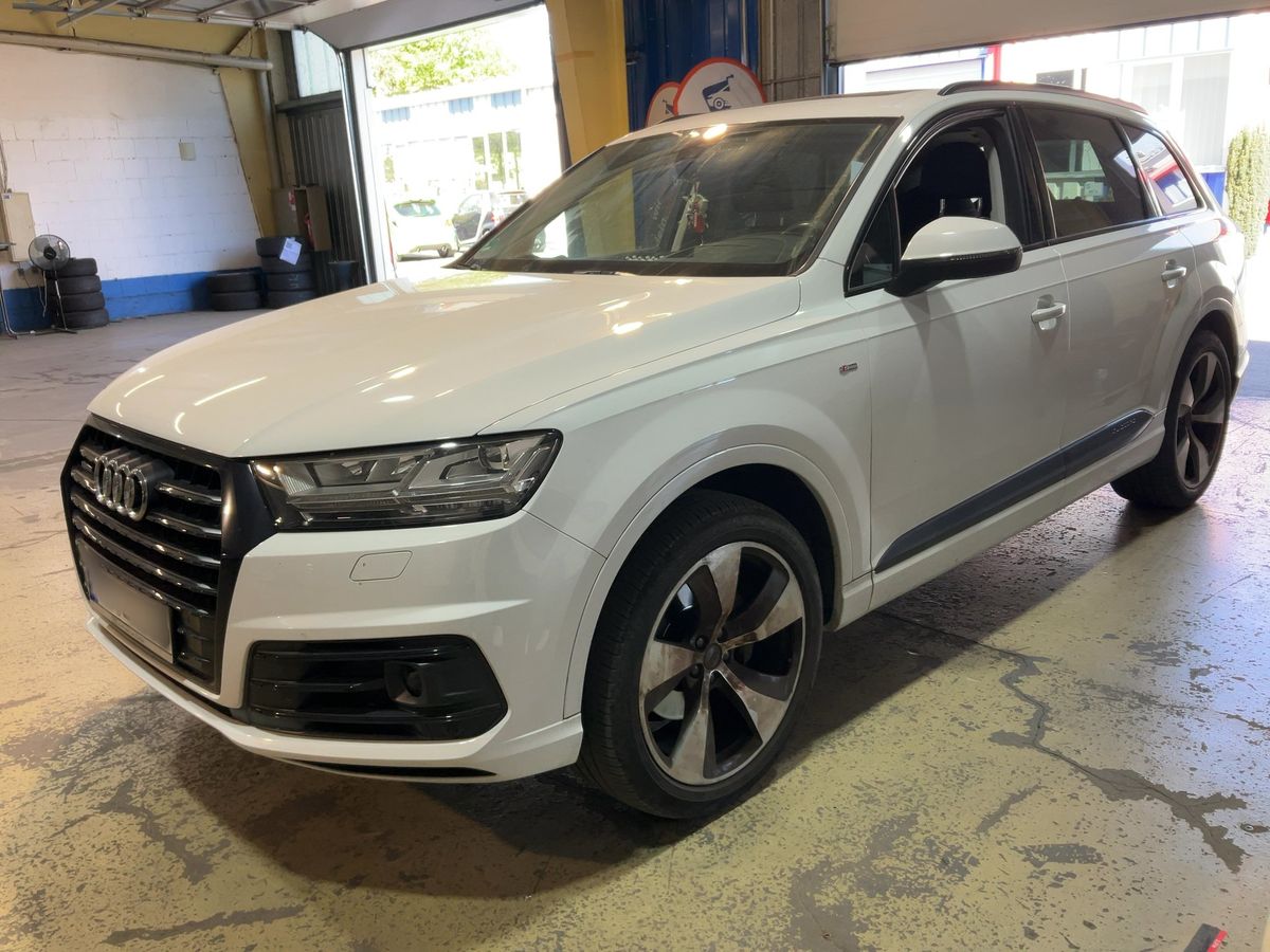 Audi Q7 2018 — photo 1