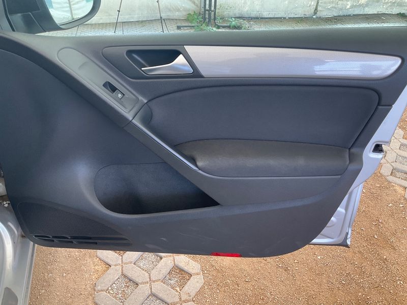 Volkswagen Golf VI 1.2 TSI Match 2012 – снимка 30