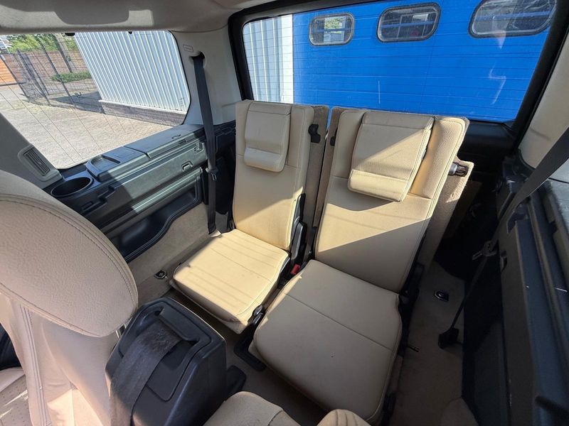Land Rover Discovery 4.4 V8 SE — zdjęcie 22