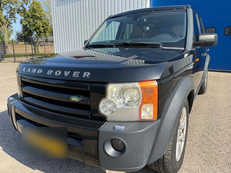 Land Rover Discovery 4.4 V8 SE — zdjęcie 2