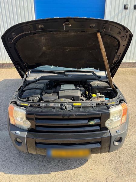 Land Rover Discovery 4.4 V8 SE — zdjęcie 15