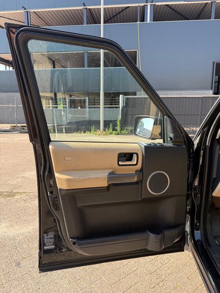 Land Rover Discovery 4.4 V8 SE — zdjęcie 20