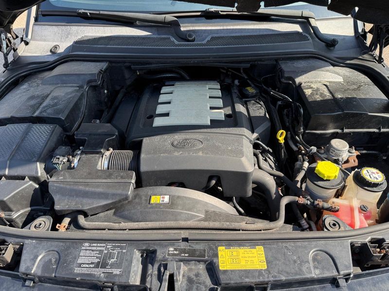 Land Rover Discovery 4.4 V8 SE — zdjęcie 8