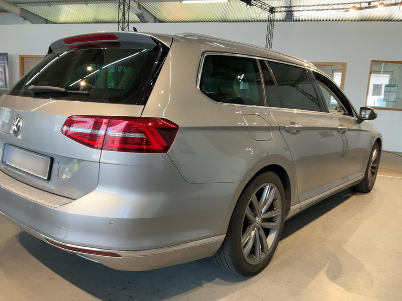 Volkswagen Passat 2.0 TDI Highline BlueMotion Tech 2015 – снимка 8
