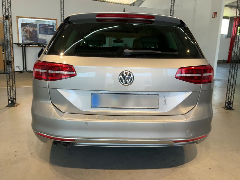 Volkswagen Passat 2.0 TDI Highline BlueMotion Tech 2015 – снимка 7