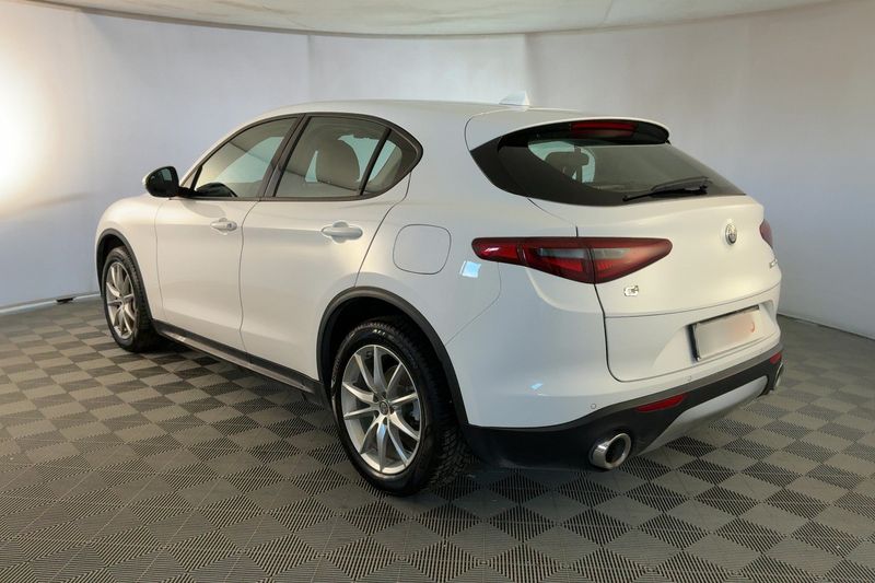 Alfa Romeo Stelvio 2.2 JTDM Lusso Q4 — zdjęcie 3