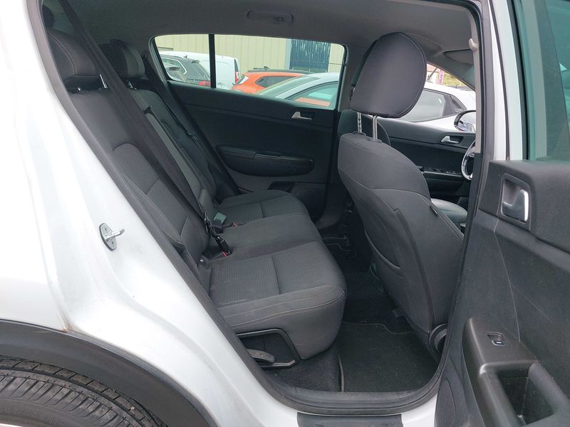 Kia Sportage 1.7 CRDi Active 2WD — zdjęcie 14