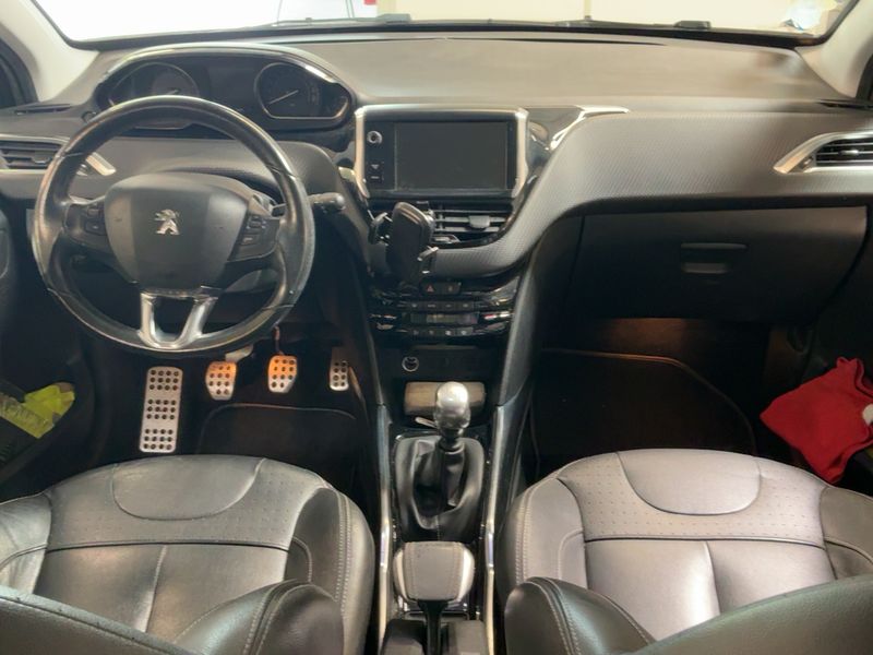 Peugeot 2008 1.6 e-HDi Feline Titane — zdjęcie 12