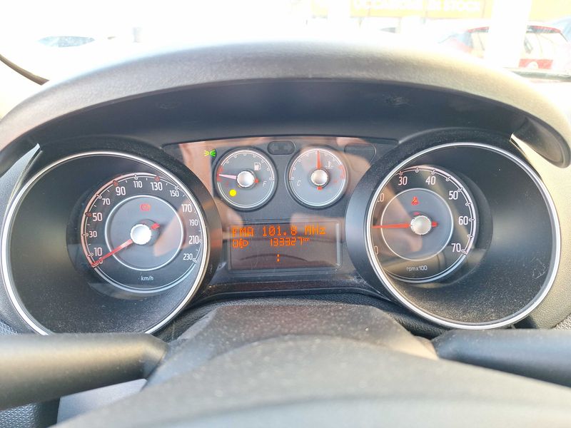 Fiat Punto 1.2 Pop — zdjęcie 12