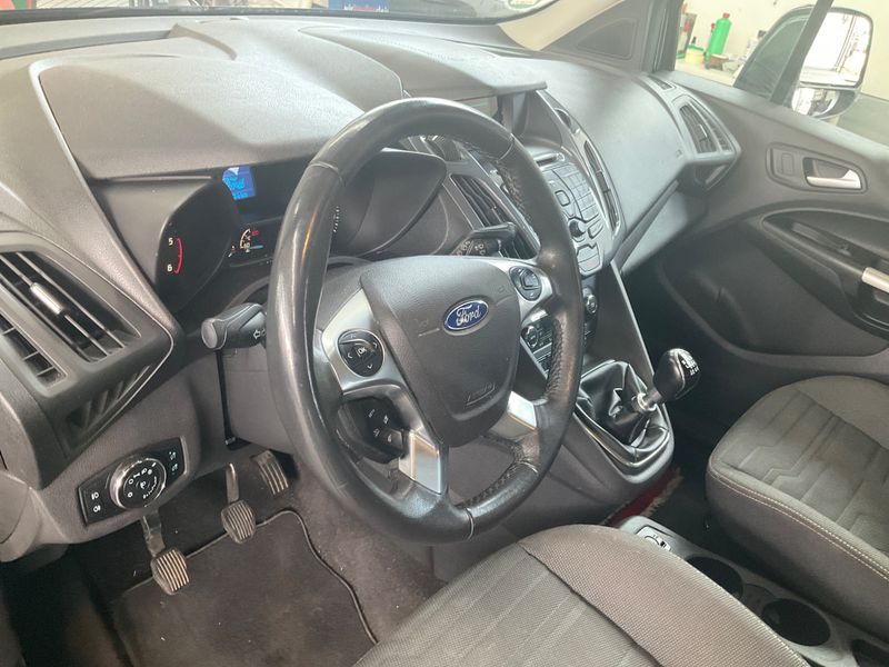 Ford Grand Tourneo Connect 1.6 TDCi Titanium 2014 – снимка 33