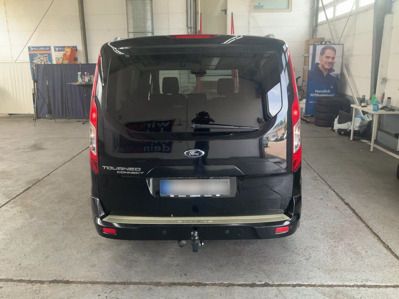 Ford Grand Tourneo Connect 1.6 TDCi Titanium — zdjęcie 5