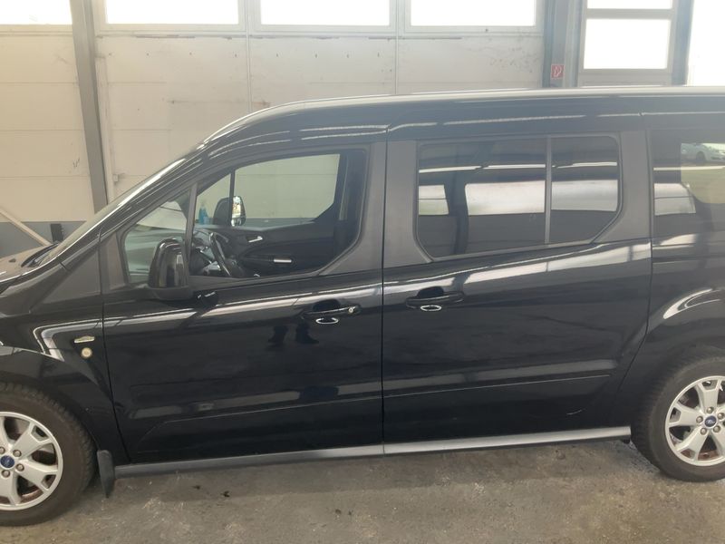 Ford Grand Tourneo Connect 1.6 TDCi Titanium — zdjęcie 4