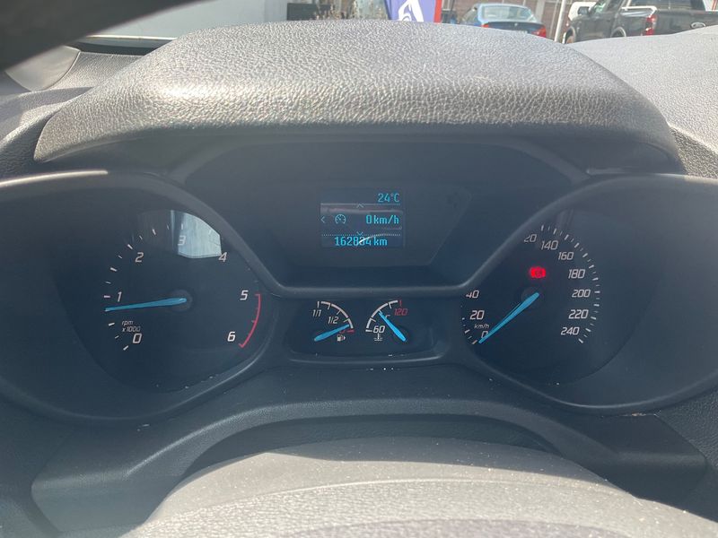 Ford Grand Tourneo Connect 1.6 TDCi Titanium — zdjęcie 13