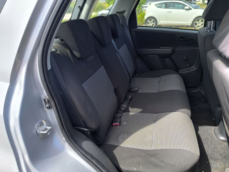 Fiat Sedici 1.9 JTD Multijet Dynamic 4x4 — zdjęcie 13