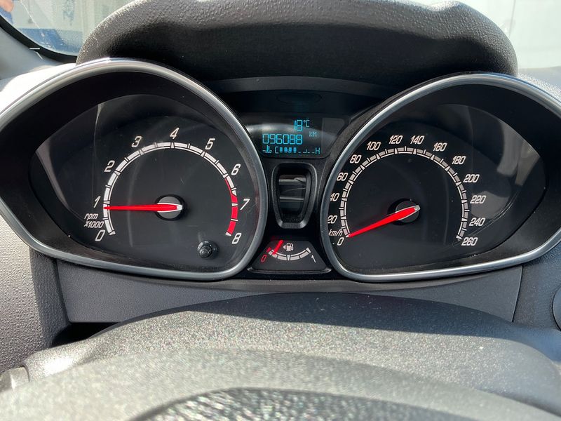 Ford Fiesta 1.6 EcoBoost ST — zdjęcie 13