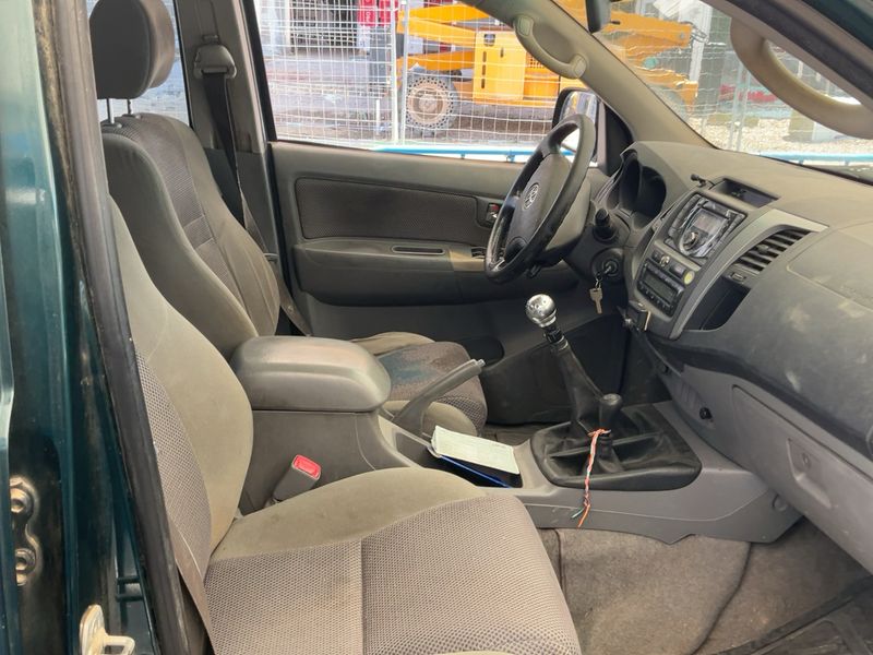 Toyota Hilux 3.0 Turbodiesel Double Cab VXL 4x4 — zdjęcie 11