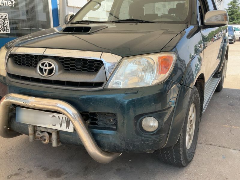 Toyota Hilux 3.0 Turbodiesel Double Cab VXL 4x4 — zdjęcie 2