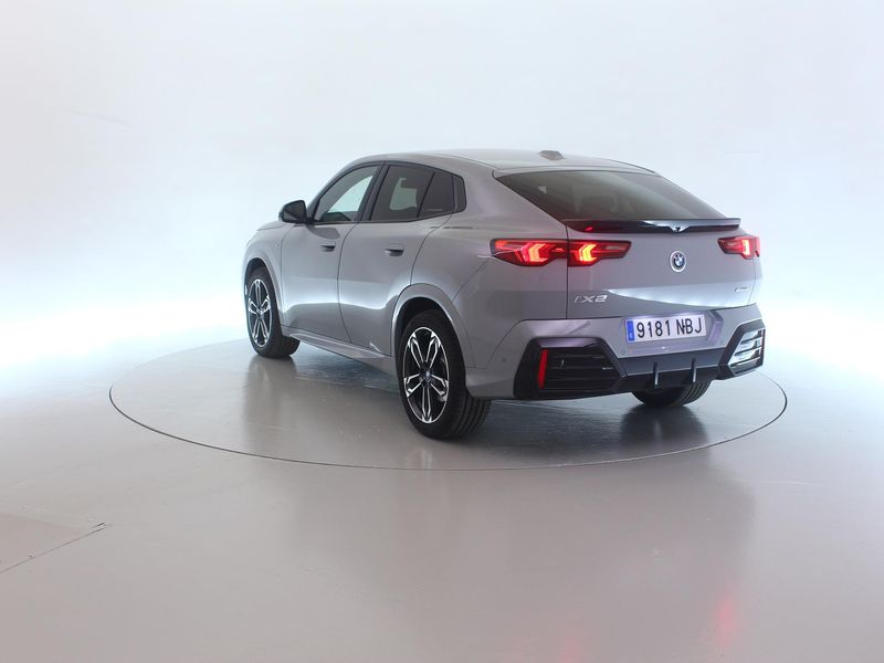 BMW iX2 eDrive20 M Sport — zdjęcie 5