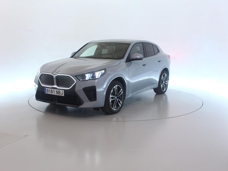 BMW iX2 eDrive20 M Sport — zdjęcie 2
