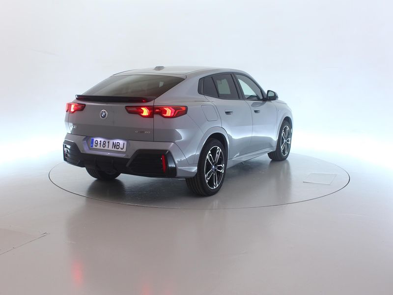 BMW iX2 eDrive20 M Sport — zdjęcie 3
