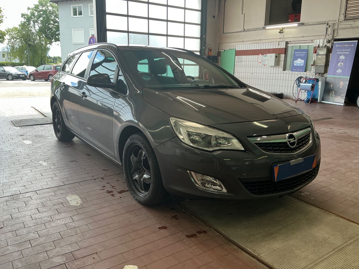 Opel Astra 2011