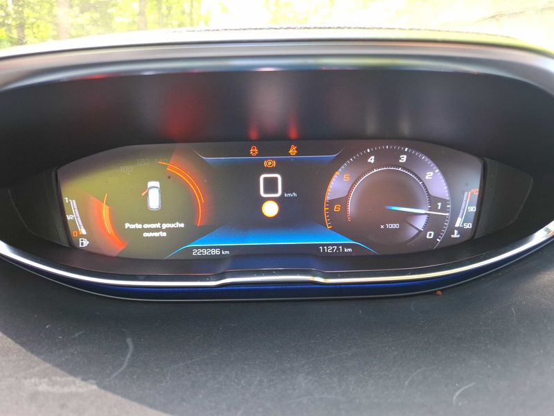 Peugeot 3008 1.5 Blue-HDi GT Line — zdjęcie 12