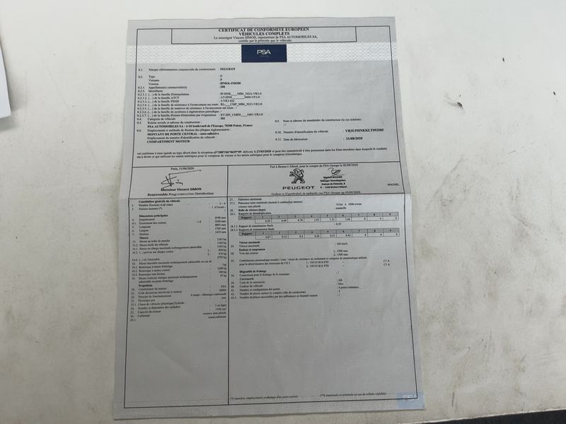 Peugeot 208 1.2 PureTech Allure 2020 – снимка 21