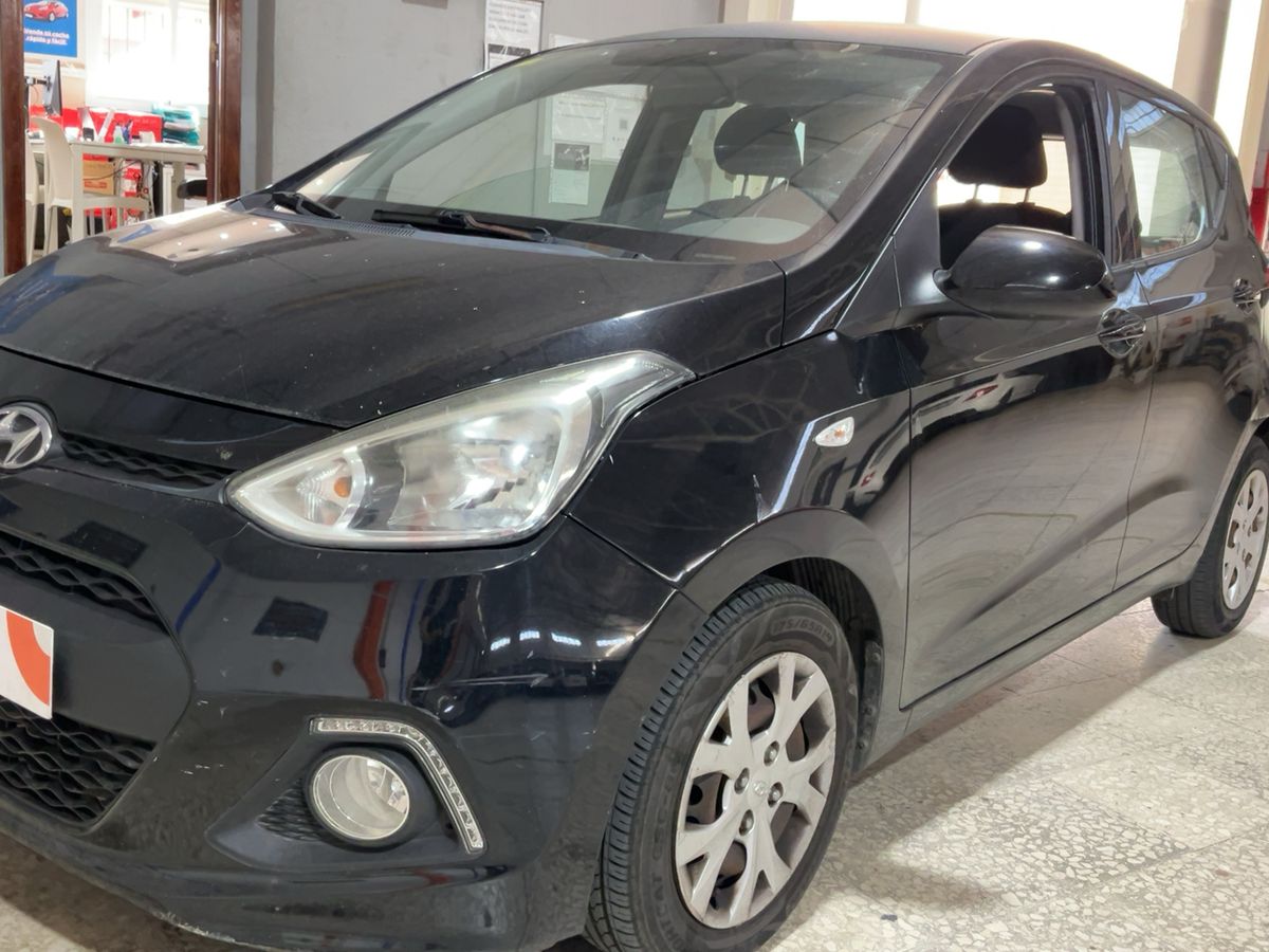 Hyundai i10 1.0 Tecno Orange