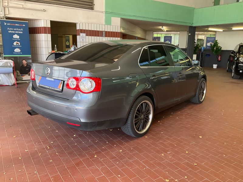 Volkswagen Jetta 1.4 TSI Sportline — zdjęcie 2