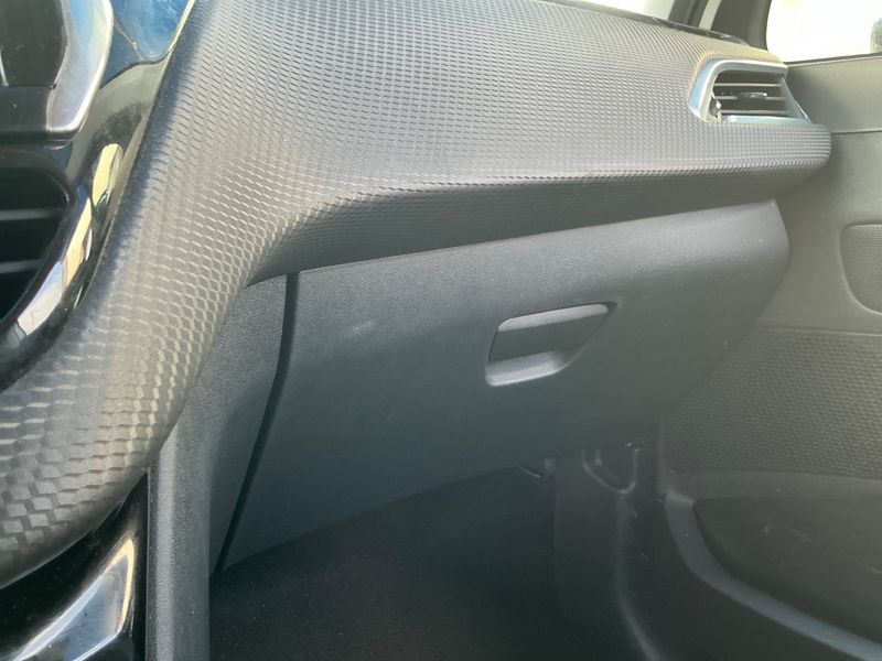 Peugeot 2008 1.6 Blue-HDi Allure 2016 – снимка 22