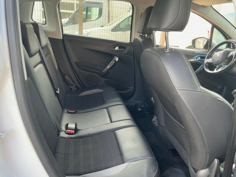 Peugeot 2008 1.6 Blue-HDi Allure 2016 – снимка 19
