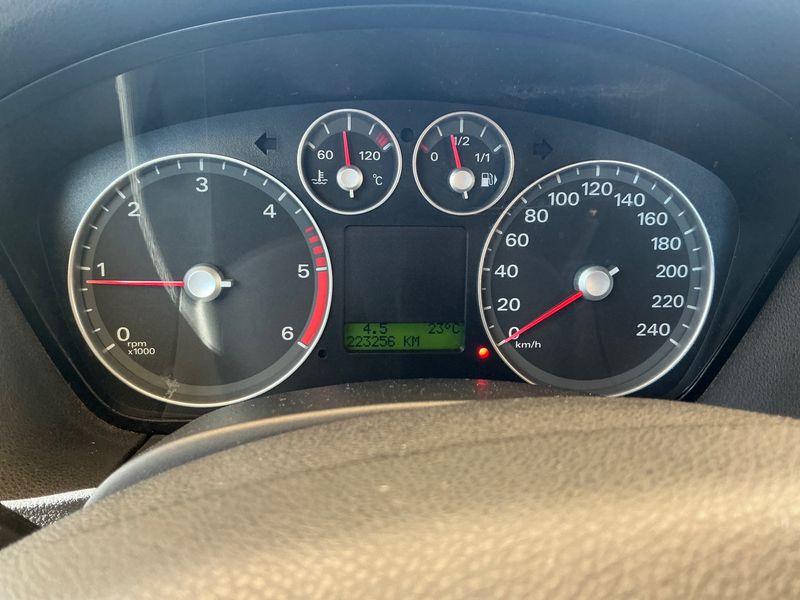 Ford Focus 1.8 TDCi Trend 2007 – снимка 4