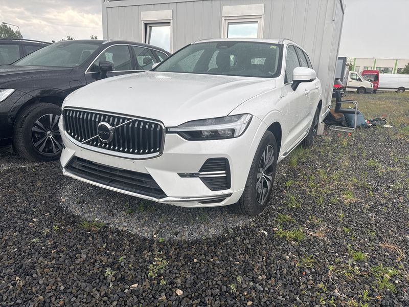 Volvo XC60 2.0 B5 Mild-Hybrid Ultimate Dark AWD — zdjęcie 2