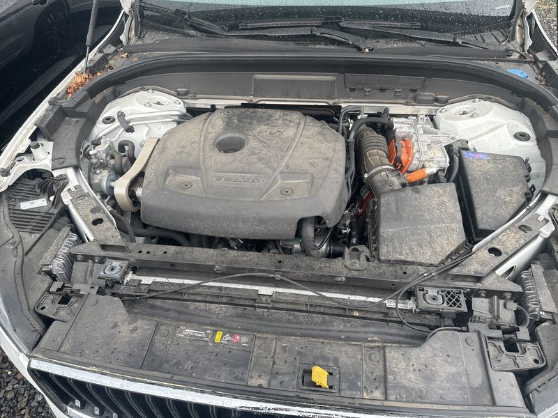 Volvo XC60 2.0 B5 Mild-Hybrid Ultimate Dark AWD — zdjęcie 8