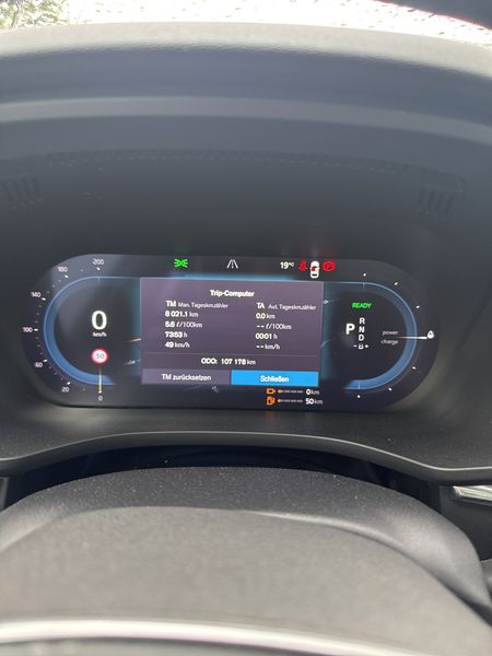 Volvo XC60 2.0 B5 Mild-Hybrid Ultimate Dark AWD — zdjęcie 12