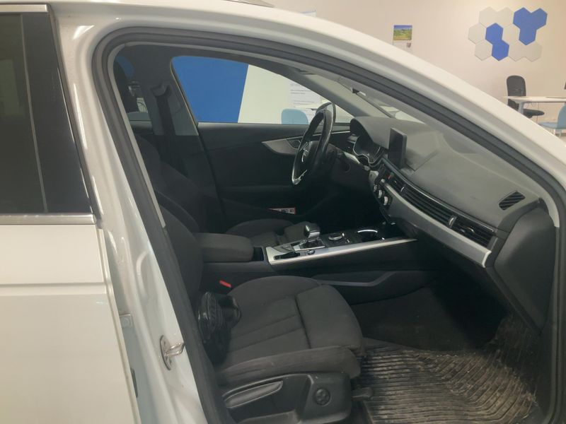 Audi A4 2.0 TDI Sport — zdjęcie 11